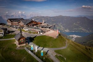 Das Berghotel Schmittenhöhe im Sommer. | © Nikolaus Faistauer Photography